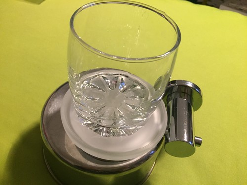 Zahnputzbecher